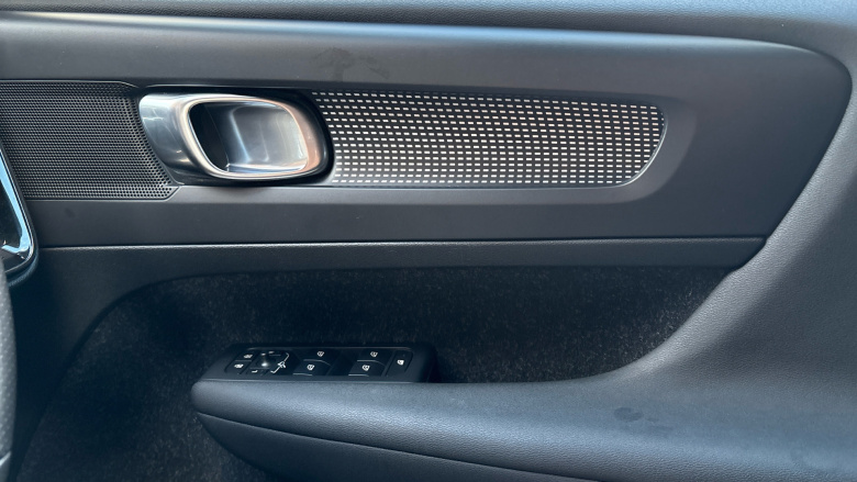 Volvo Xc40 1.5 T3 [163] R DESIGN 5dr Geartronic Petrol Estate